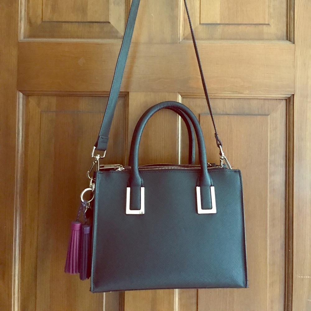 Medium black structured H&M purse